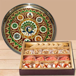 Eye-Catching Gift Hamper with Everlasting Joy...