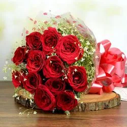 Expressive Bunch of Long Stem Red Roses to Cooch behar