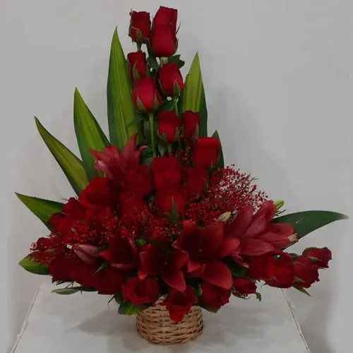 Marvellous Arrangement of Red Roses N Lilies
