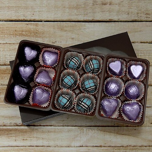 Mouthwatering Pack of 18pcs Assorted Homemade Chocolate Mouthwatering Pack of 18pcs Assorted Homemade Chocolate