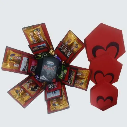Elegant Explosion Box of Personalized Photos n Mixed Chocolates Elegant Explosion Box of Personalized Photos n Mixed Chocolates