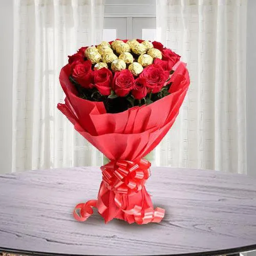 Exclusive Bouquet of Ferrero Rocher Chocolate with Roses