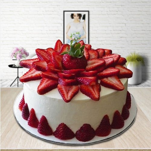 Finery-of-Fruits 2 Kg Strawberry Cake Finery-of-Fruits 2 Kg Strawberry Cake