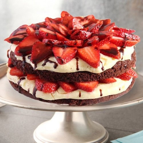 3/4 Star Bakerys Fresh Happiness 2 Kg Strawberry Cake 3/4 Star Bakerys Fresh Happiness 2 Kg Strawberry Cake