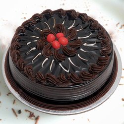 Lip-Smacking 1 Lb Chocolate Truffle Cake from 3/4 Star Bakery Lip-Smacking 1 Lb Chocolate Truffle Cake from 3/4 Star Bakery