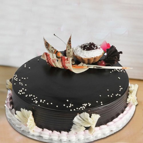 Extremely Delicious 2 Kg Truffle Cake from 3/4 Star Bakery Extremely Delicious 2 Kg Truffle Cake from 3/4 Star Bakery