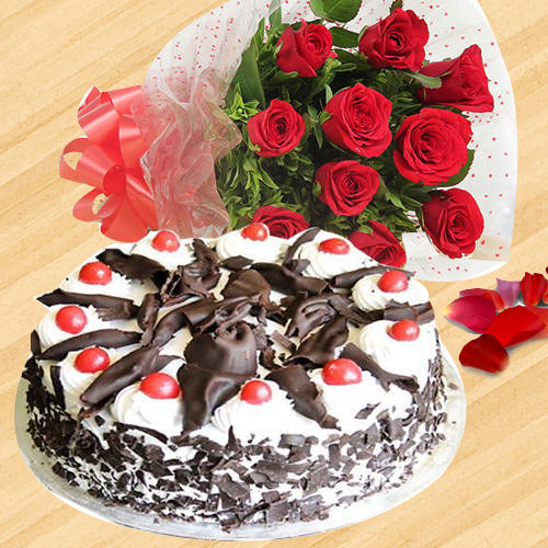Exotic Red Color Roses Hand Bunch with Black Forest Cake Exotic Red Color Roses Hand Bunch with Black Forest Cake