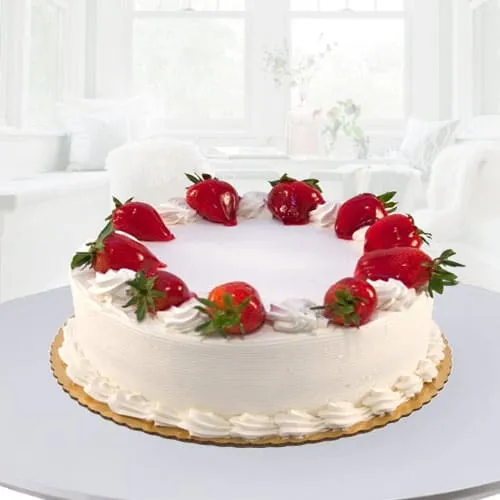 Online Eggless Strawberry Cake for Mom