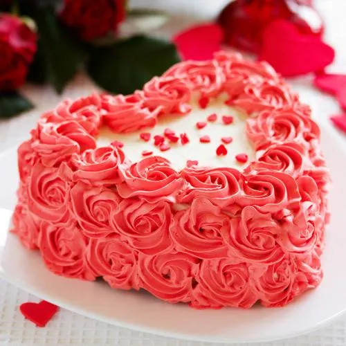 Tasty Heart Shape Strawberry Rose Cake