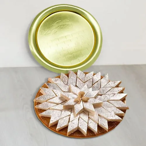 Lip-Smacking Kaju Katli from Haldiram with Golden Plated Thali Lip-Smacking Kaju Katli from Haldiram with Golden Plated Thali