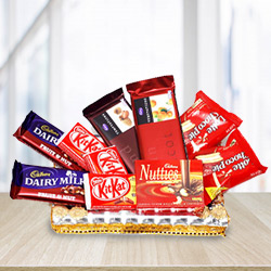 Mouth-Watering Variety of Chocolates Treats Gift Hamper Mouth-Watering Variety of Chocolates Treats Gift Hamper