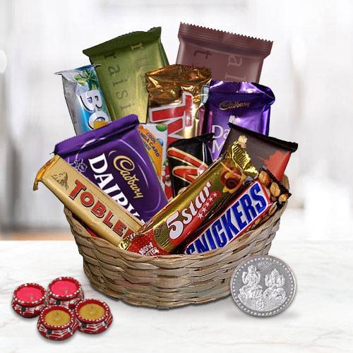 Enchanting Festive Moments Chocolate Gift Hamper Enchanting Festive Moments Chocolate Gift Hamper