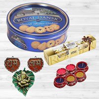 Precious Arrangement of Festive Gift Items Precious Arrangement of Festive Gift Items