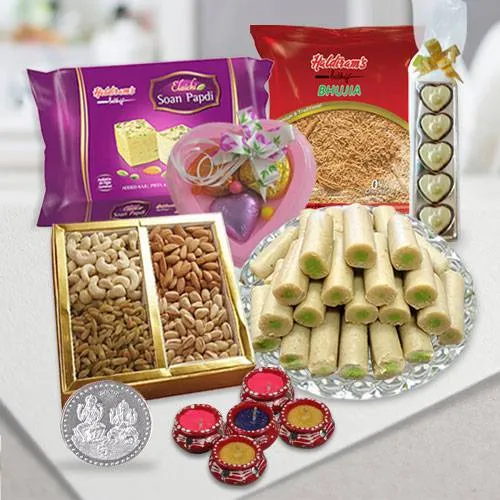 Captivating Diwali Hamper of Gourmet Treasure