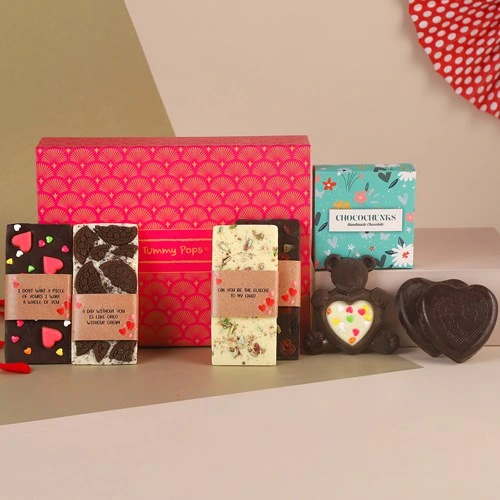 Irresistible Gift Combo of Handmade Chocolates N Greetings Card