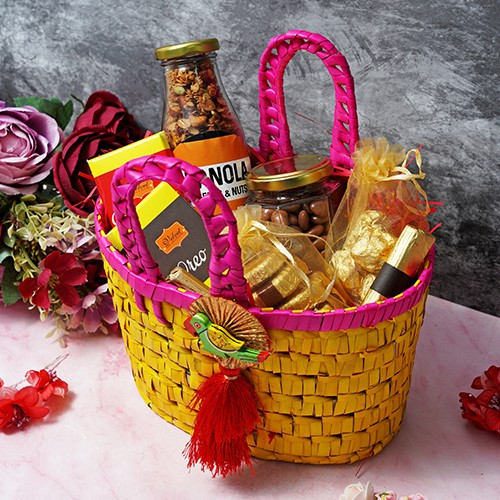 Scrumptios Delights Gift Basket for Mom