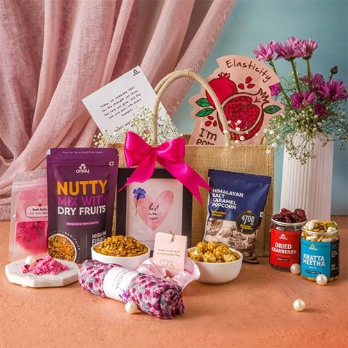Mother’s Day Snack N Self Care Hamper Mother’s Day Snack N Self Care Hamper