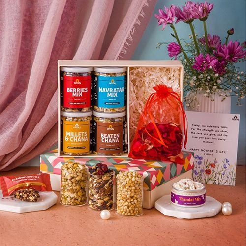 Nutritious and Delightful Mom’s Hamper Nutritious and Delightful Mom’s Hamper
