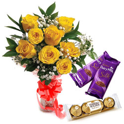 Long Lasting Bouquet of Yellow Roses with Dairy Milk Silk and Ferrero Roacher Long Lasting Bouquet of Yellow Roses with Dairy Milk Silk and Ferrero Roacher