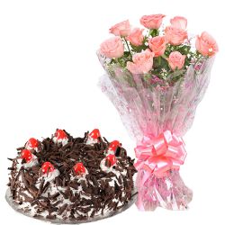 Yummy Chocolate-Coated Cake with Bouquet of Pink Roses Yummy Chocolate-Coated Cake with Bouquet of Pink Roses