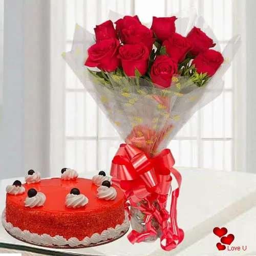 Beautifully Arranged Red Roses Bouquet with Red Velvet Cake