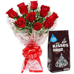 Lovely Red Roses Bouquet with Hershey’s Kisses Chocolate Lovely Red Roses Bouquet with Hershey’s Kisses Chocolate