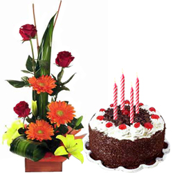 Seasonal Flower Arrangement with Black Forest Cake
Seasonal Flower Arrangement with Black Forest Cake
