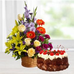 Striking seasonal Flowers with Black Forest Cake Striking seasonal Flowers with Black Forest Cake