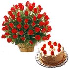 Radiant Roses bunch with mouthwatering Black Forest cake Radiant Roses bunch with mouthwatering Black Forest cake