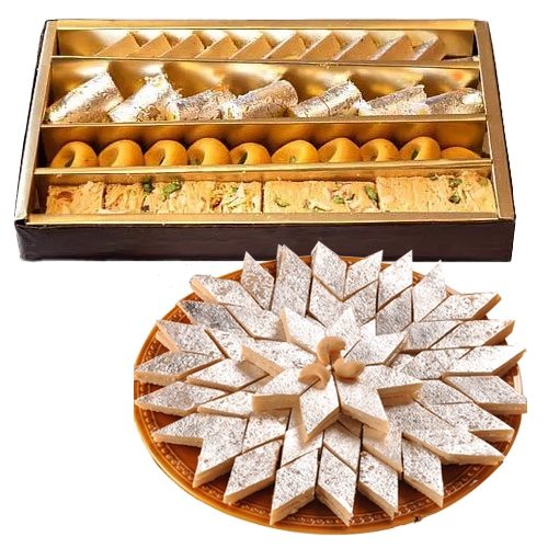 Appetizing Kaju Barfi with yummy Mithai Appetizing Kaju Barfi with yummy Mithai