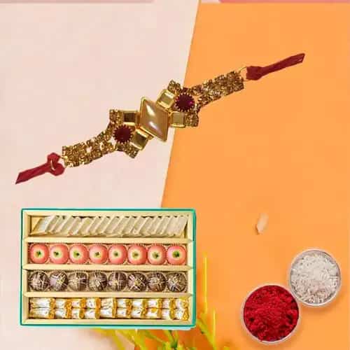 Auspicious Gift of Delicious Sweets Arranged in a Nice Pack of 500 Gms Auspicious Gift of Delicious Sweets Arranged in a Nice Pack of 500 Gms