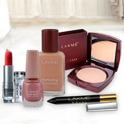 Attractive offer from Lakme containing Compact, Nail Polish, Lipstick, Foundation and Kajal Attractive offer from Lakme containing Compact, Nail Polish, Lipstick, Foundation and Kajal