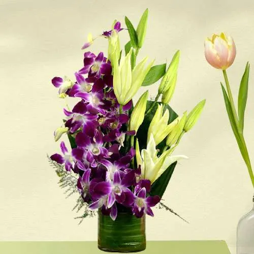 Shades of Delight Orchids n Lilies in Vase Shades of Delight Orchids n Lilies in Vase