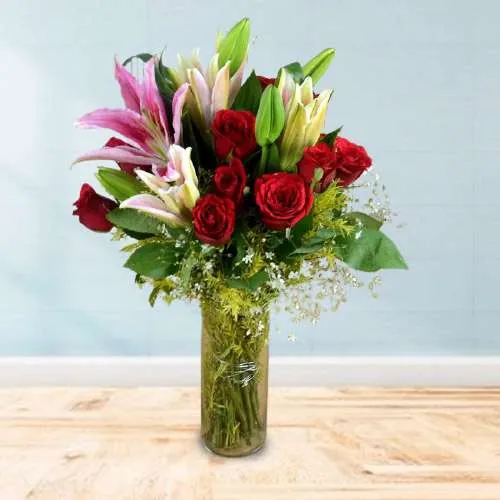 Pretty in Pink n Red Mixed Blooms in Vase