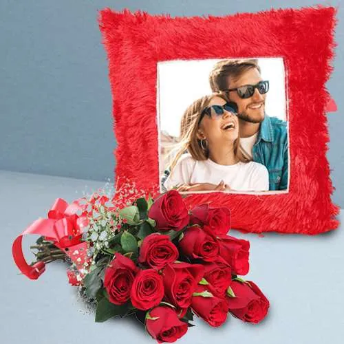Spectacular Gift of Red Rose Bouquet with Personalized Cushion 	