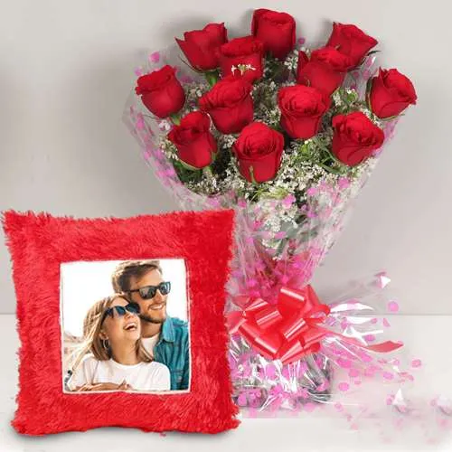 Mesmerizing Gift of Red Rose Bouquet with Personalized Cushion