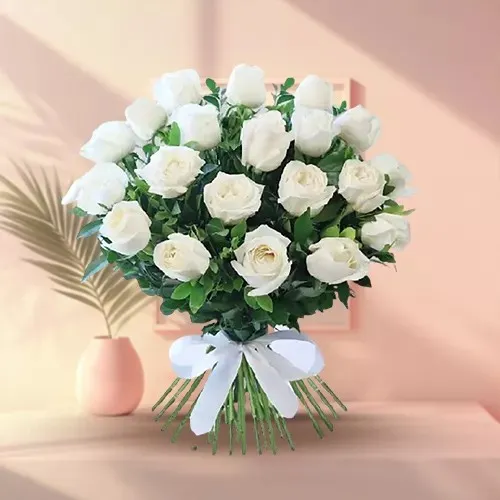 Peaceful White Roses Hand Bunch