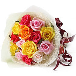 Magnificent Gift of Twelve Multi-hued Roses Bunch Magnificent Gift of Twelve Multi-hued Roses Bunch