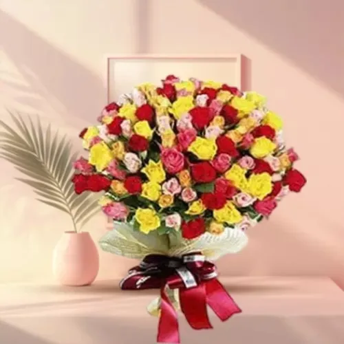 Fashionable Arrangement of Premium Roses in Mixed Colour