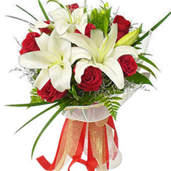 Wholesome Charm Lilies and Roses Bouquet Wholesome Charm Lilies and Roses Bouquet
