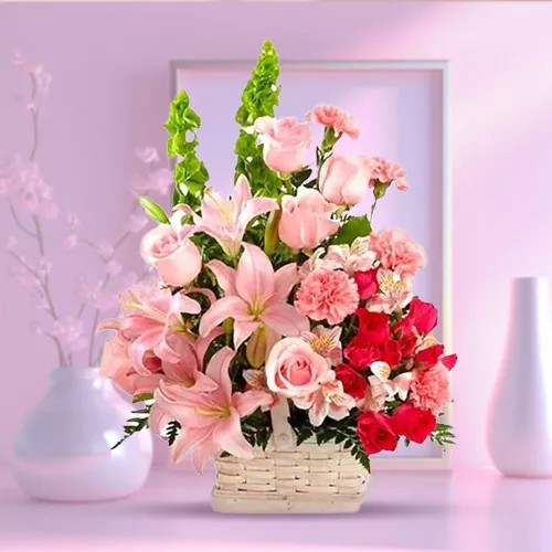Euphoric Arrangement of Enthralling Flowers Euphoric Arrangement of Enthralling Flowers