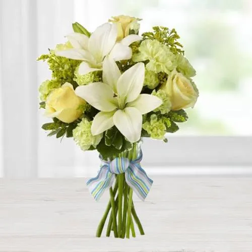Admirable Bouquet of Lush Flowers