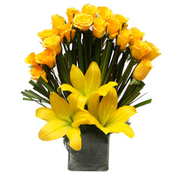 Crystal Arrangement of Peachy Flowers Crystal Arrangement of Peachy Flowers