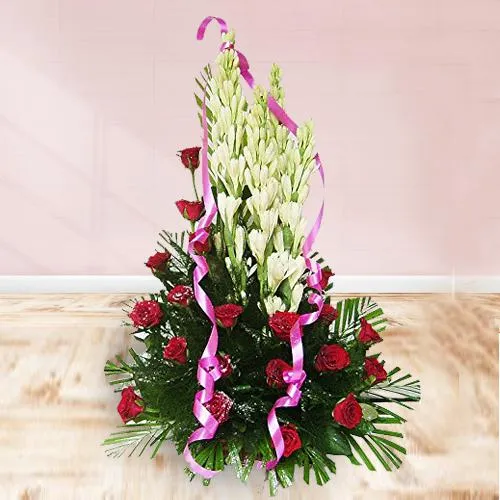 Eye-Catching White Tuberoses n Red Roses Hand Arrangement