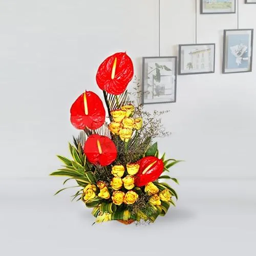 Marvelous Fresh Flowers Arrangement of Roses n Anthurium