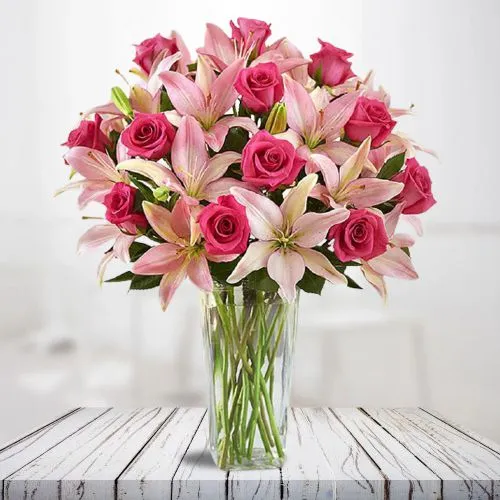 Gorgeous Pink Blooms in a Vase Gorgeous Pink Blooms in a Vase