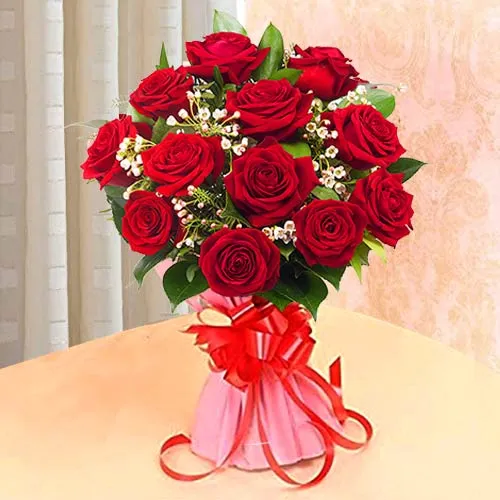 Fantastic Red Roses arranged in a Bunch
