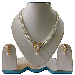 Classy White Pearl Set with Single Drop Pendant and Earrings Classy White Pearl Set with Single Drop Pendant and Earrings