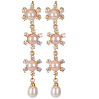 Extravagant 3 Flower Chain of Pearl Eardrops Ornamented with AD Stones Extravagant 3 Flower Chain of Pearl Eardrops Ornamented with AD Stones