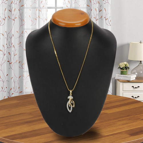 Stunning Allure Gold Plated Necklace with Tranquil Leaf Pendant Stunning Allure Gold Plated Necklace with Tranquil Leaf Pendant